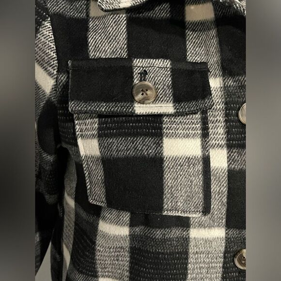 Old Navy plaid shirt - Picture 6 of 9